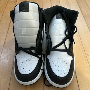 Jordan Retro 1 Mid size 12